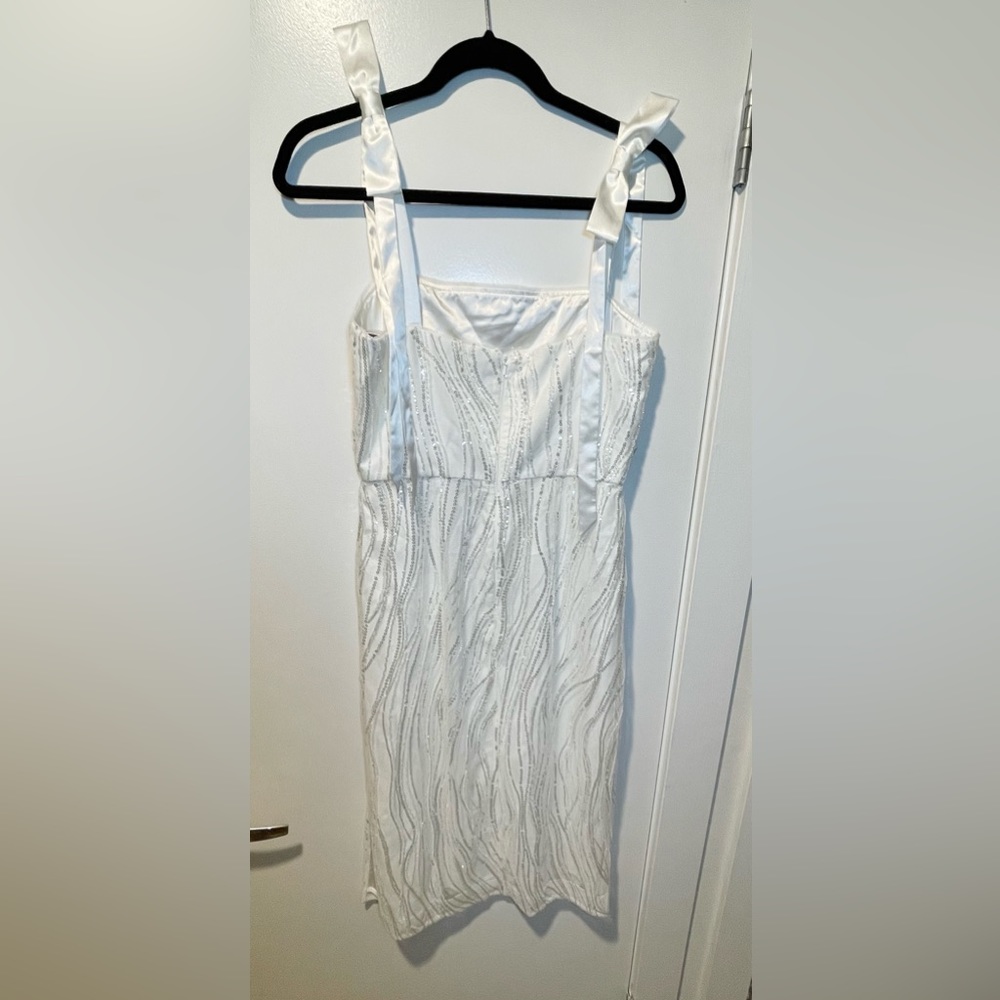 ML MONIQUE LHUILLIER Sequined Bow-Strap Midi Dress in white - Picture 7 of 12